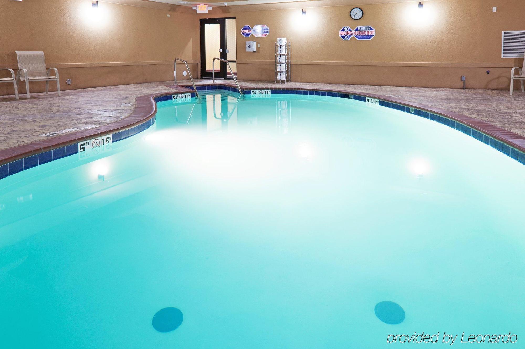 Holiday Inn Express Hotel And Suites Altus By Ihg Съоръжения снимка