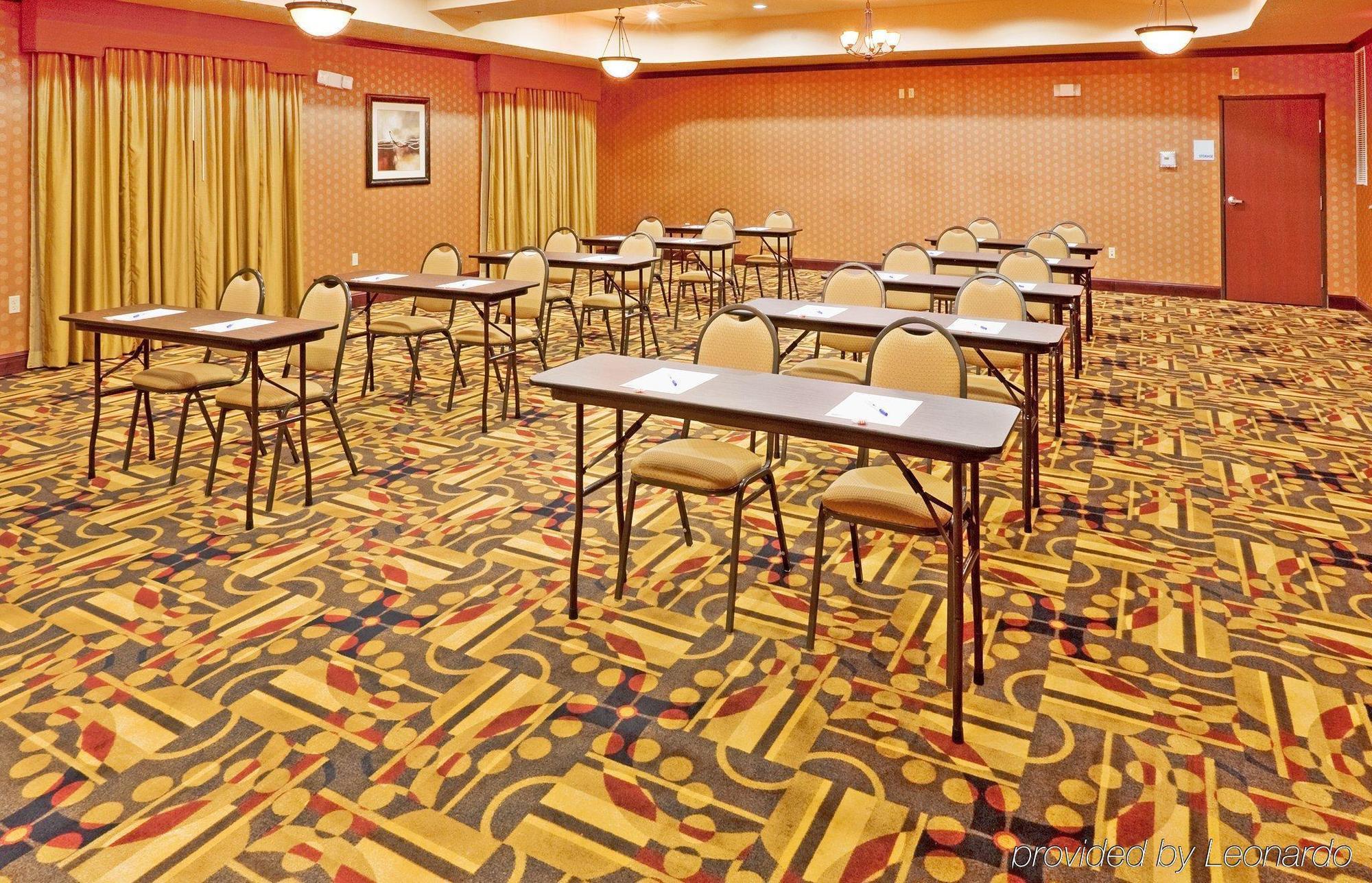 Holiday Inn Express Hotel And Suites Altus By Ihg Съоръжения снимка